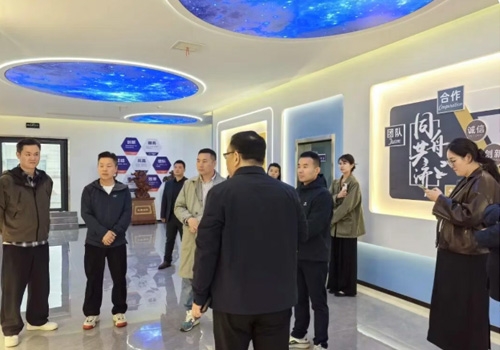 携手共进，共“味”未来 | 醉巴鲜&有鱼妖参观马吉尔工业园区，达成“醉巴鲜调味料出产基地」亟略合作。
